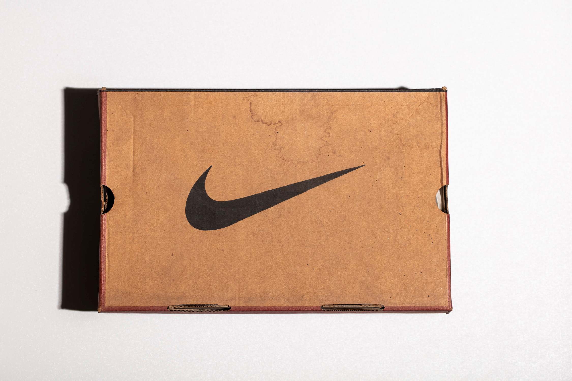 Foto de la caja original cerrada.