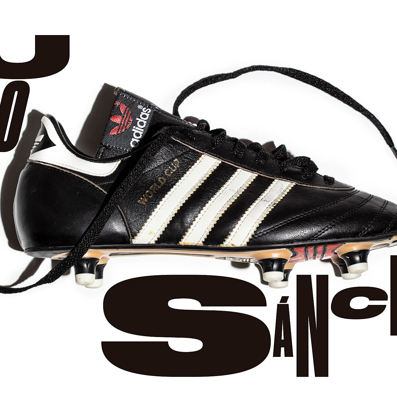 Vista de bota derecha World Cup 86. Tipografía del diseñador canadiense Tom Brown.