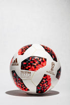 Vista frontal adidas Telstar Metcha. Balón oficial eliminatorias mundial Russia 2018