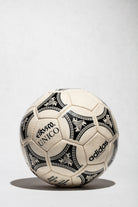 Vista completa del balón Etrusco Unico 1992 TM