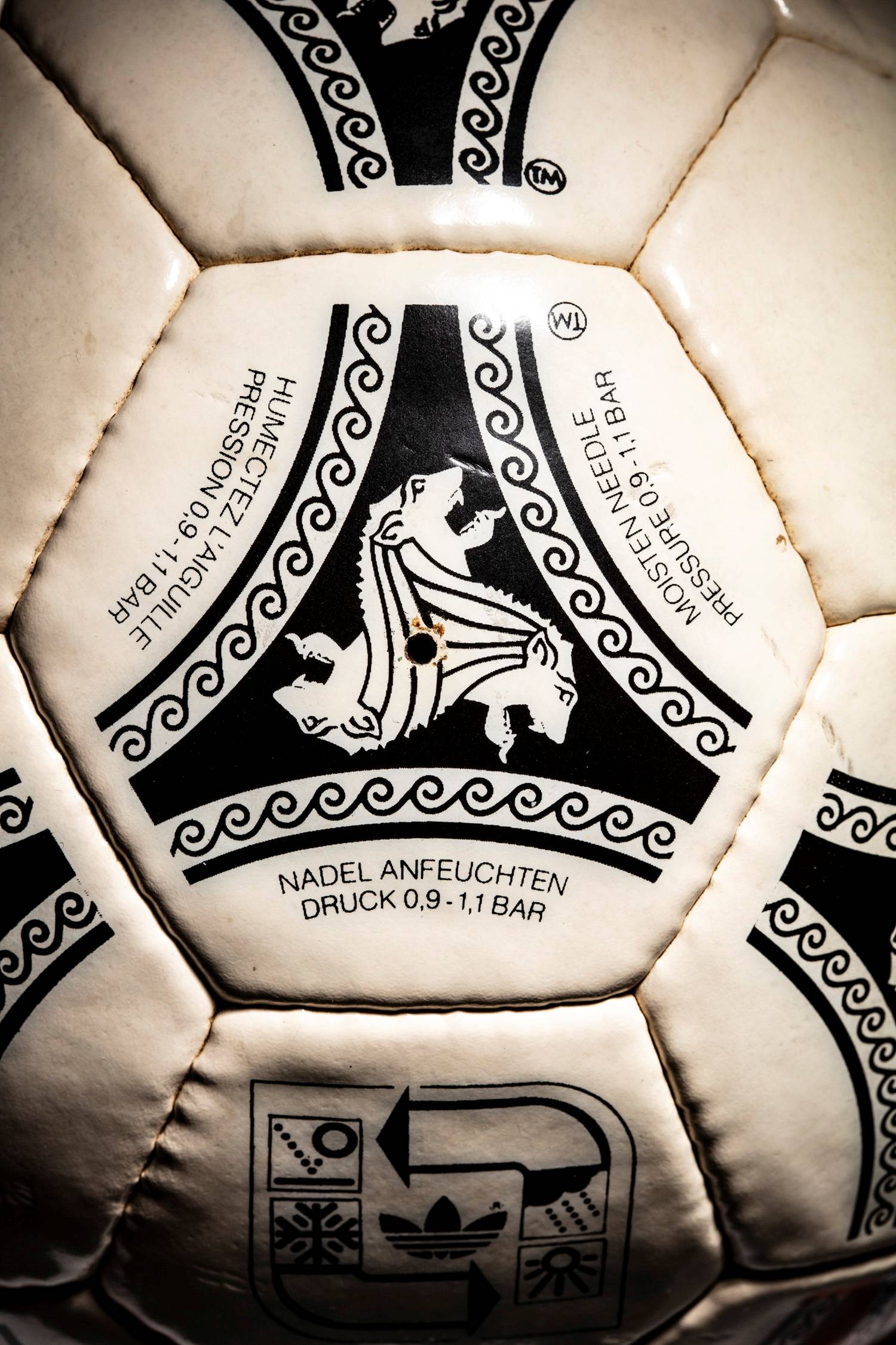 Detalle del panel de válvula de inflado interna.