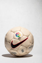 Balon oficial Nike 850LFP. Primer modelo oficial de la Liga de Fútbol Profesional española. Temporada 96/97