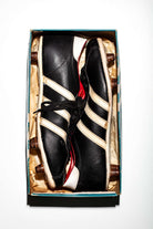 Imagen de las botas adidas Mexico de 1967 dentro de su caja original.