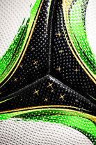 Detalle de la unión termosellada de los paneles y colores negro, dorado y verde.
