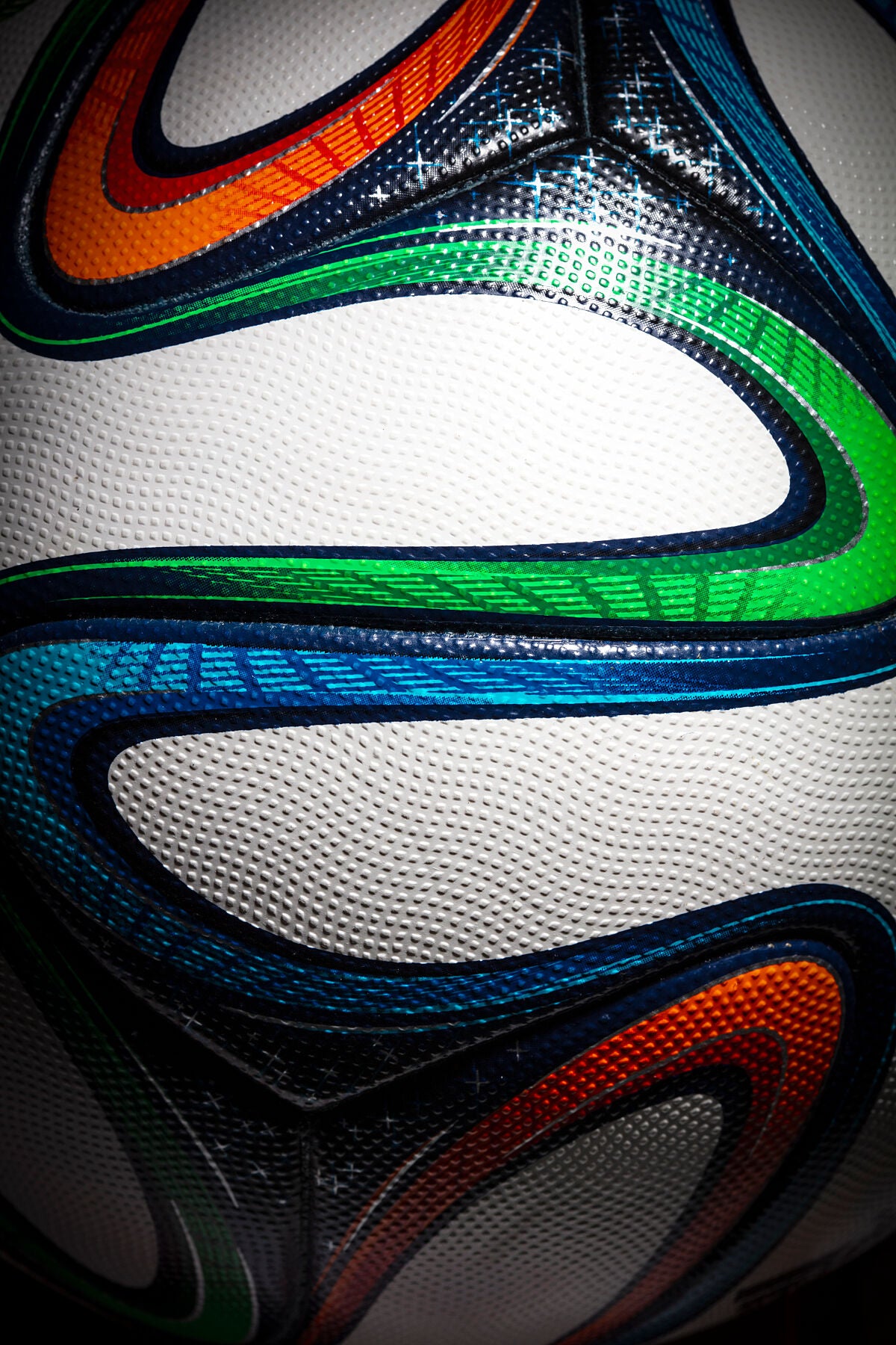 Detalle de la textura granulada del balón Brazuca