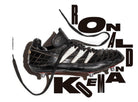 Vista de bota derecha Predator de 1994. Tipografía del diseñador canadiense Tom Brown.