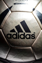 Vista del logo adidas.