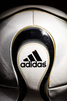 Foto del logo de adidas.
