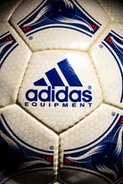 Logo adidas Equipment en color azul