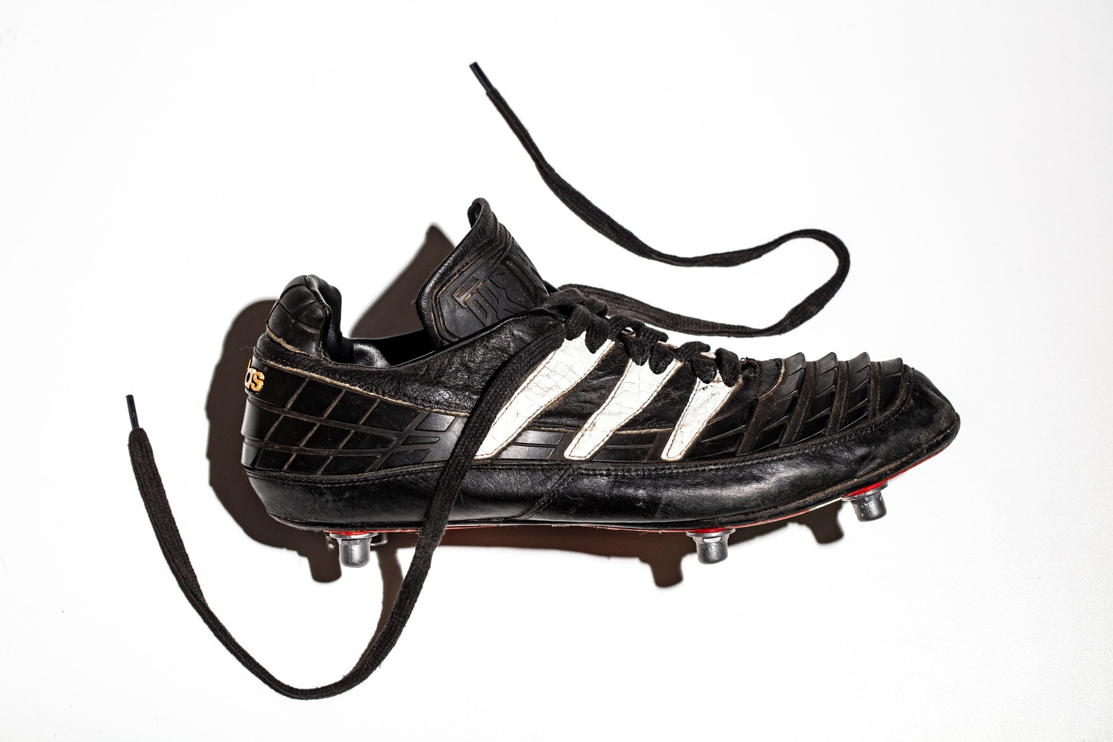 Imagen lateral de bota derecha Predator  1994