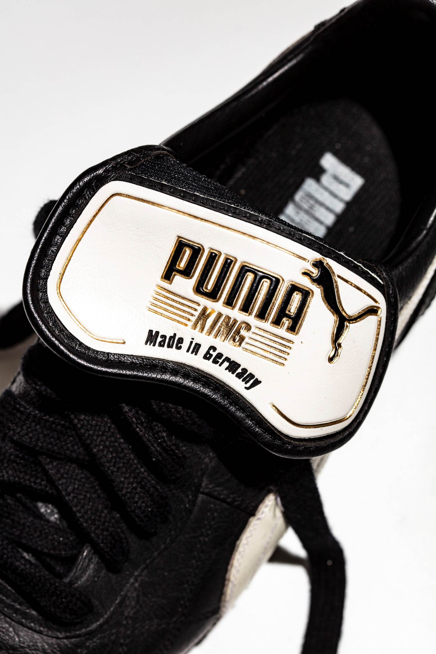 Foto del upper, cordones, lengüeta flexible y plantilla PUMA.