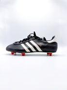 Vista lateral bota adidas modelo Adi de 1979